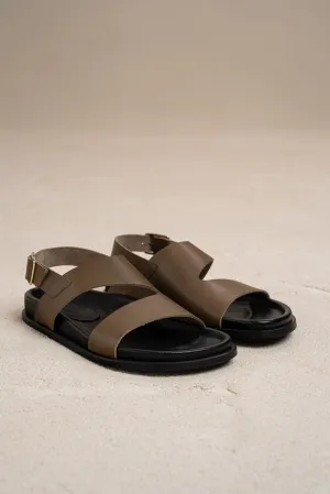 [CL] BUCKLE FLAT SANDALS