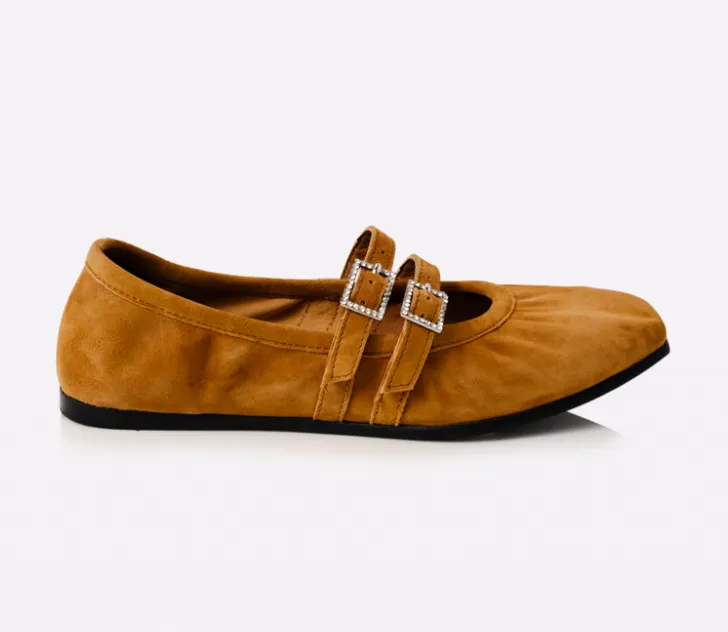 CRYSTAL GEMINI FLAT in Burnt Caramel