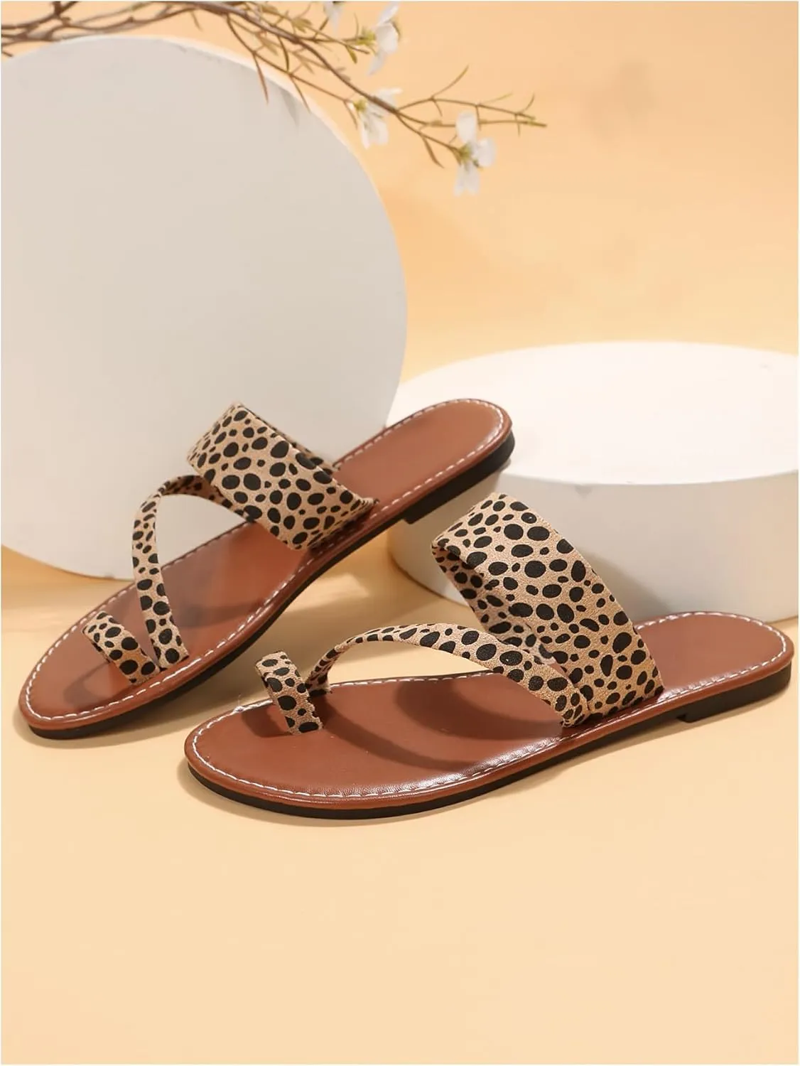 GORGLITTER Women's Leopard Cheetah Flat Sandals Open Toe Strappy Toe Ring Slide Sandal
