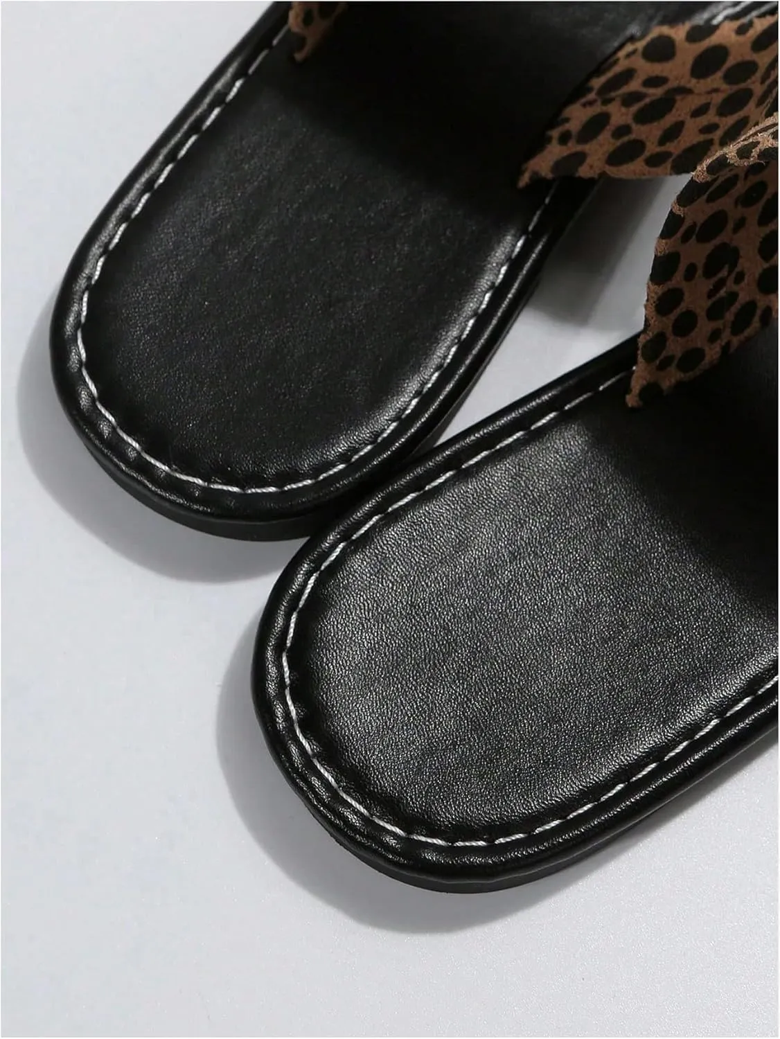 GORGLITTER Women's Leopard Print Flat Sandals Strappy Cheetah Thong Toe Ring Slip On Slide Sandal