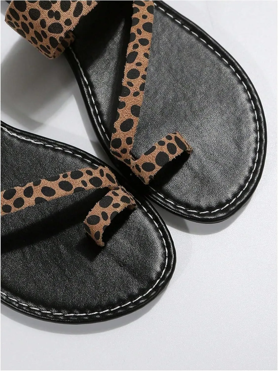 GORGLITTER Women's Leopard Print Flat Sandals Strappy Cheetah Thong Toe Ring Slip On Slide Sandal