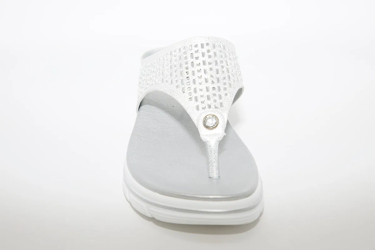 HEAVENLY FEET -  TOE POST MULE - SILVER