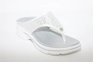 HEAVENLY FEET -  TOE POST MULE - SILVER