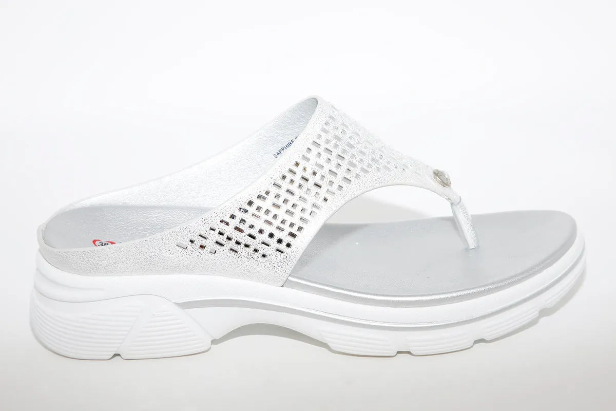HEAVENLY FEET -  TOE POST MULE - SILVER