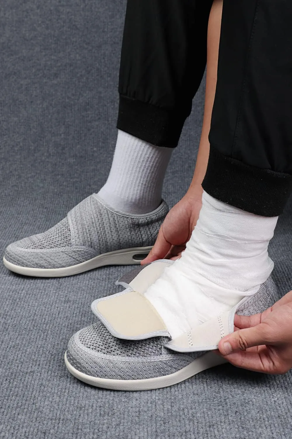 Men's Diabetes Adjustable Sports Shoes with Anti-Slip Soles and Air Cushion Design