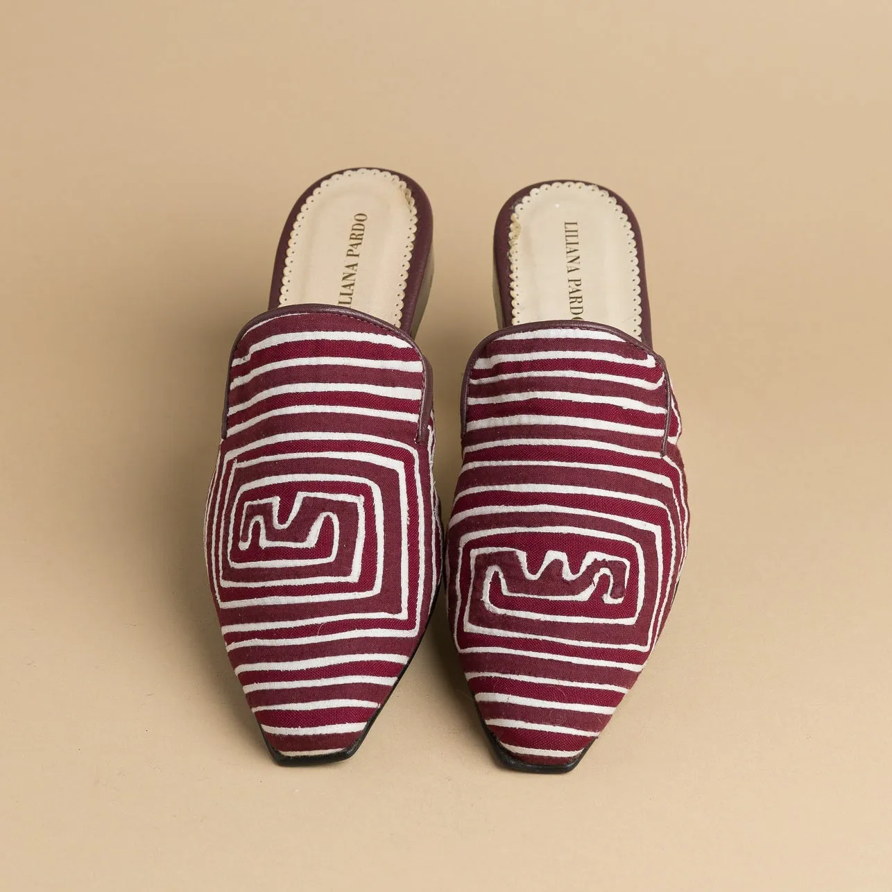 Mola Mules | Wine Tones