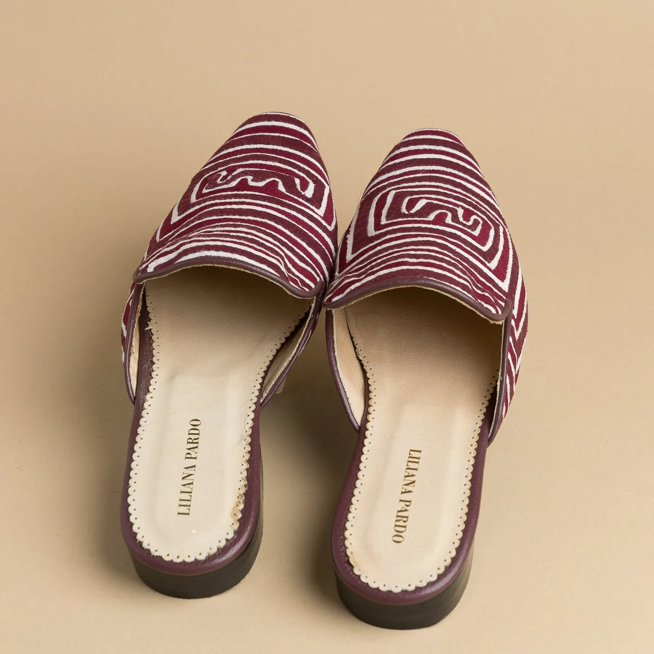 Mola Mules | Wine Tones