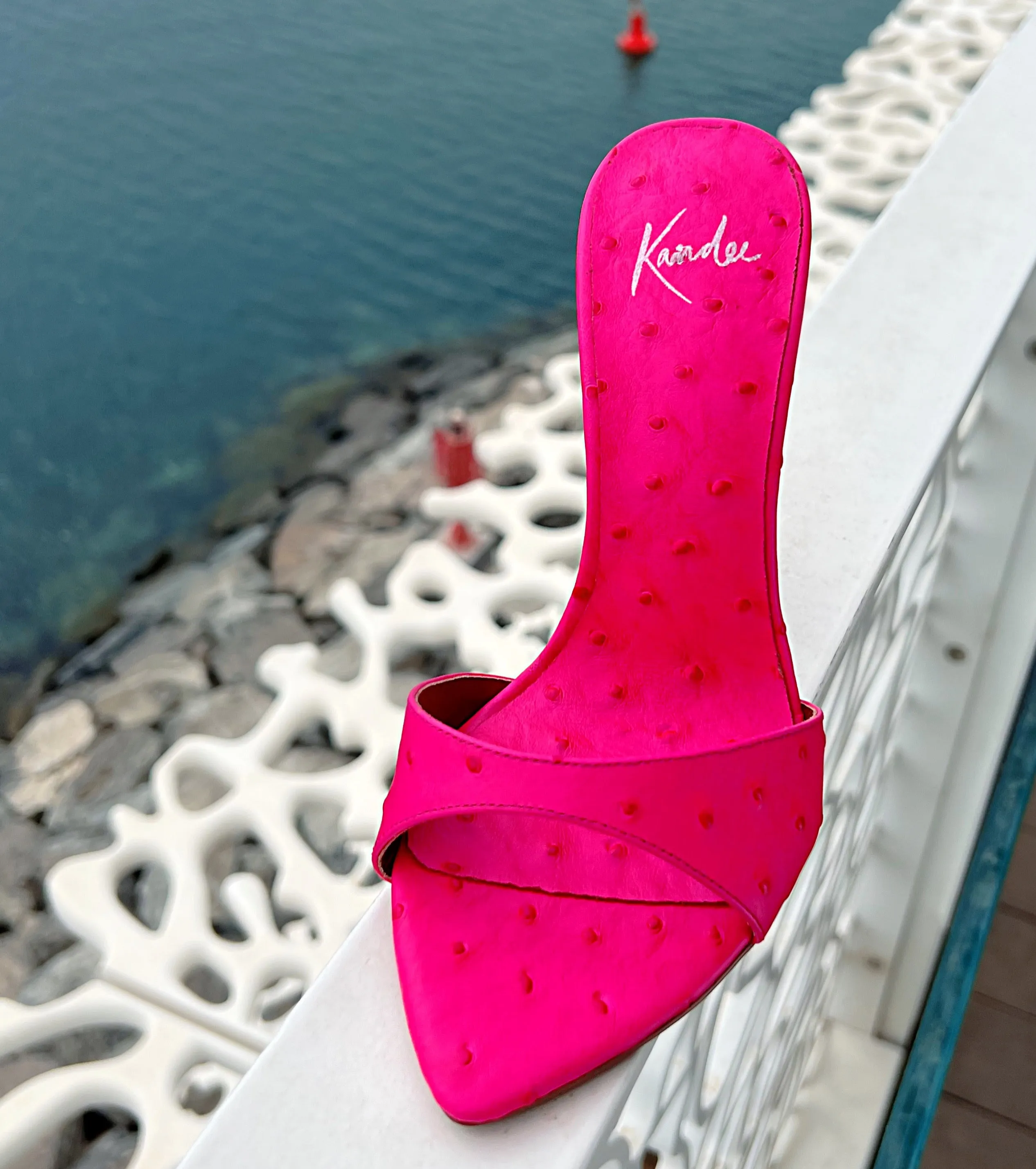 ROSE SHOCKING OSTRICH MULE