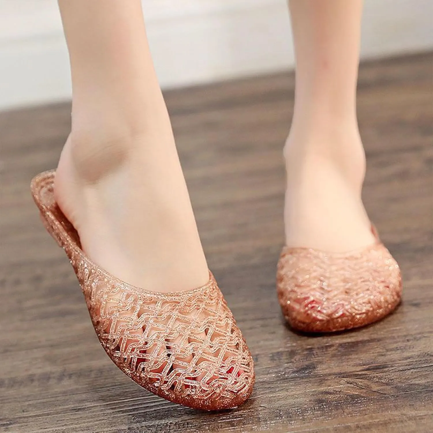 Women's Closed Toe Flat Jelly Slide Sandals Glitter Clear Hollow Out Slip On Summer Beach Mule Sandals Soft Anti-Slip Crystal Jelly Slippers