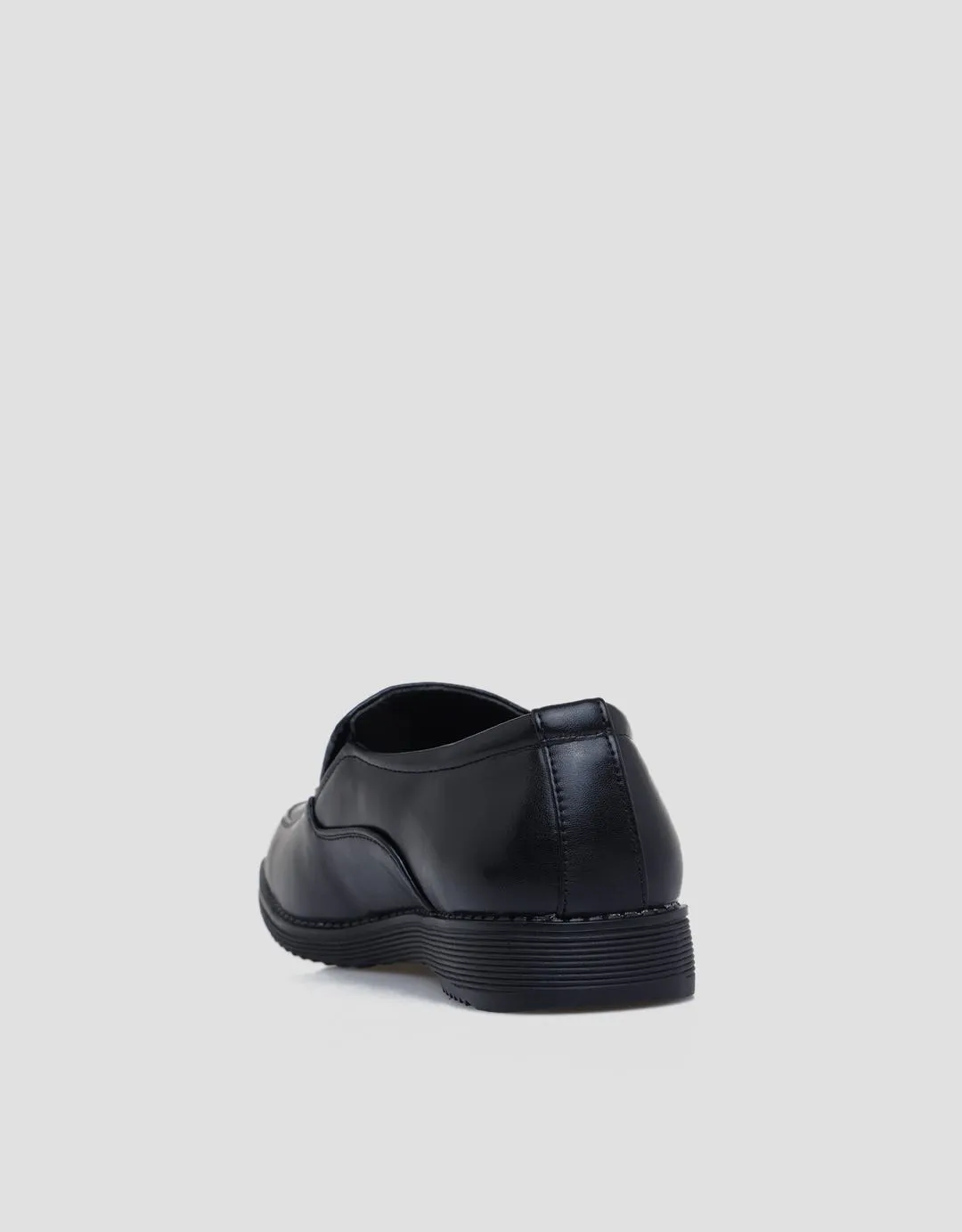 Yongki Komaladi Slip On Sepatu Pantovel Pria